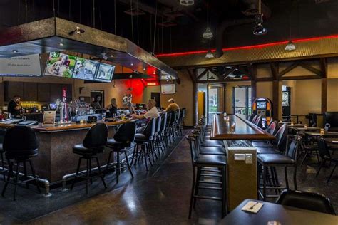 Best Bars in Youngstown, OH - Downtown Draft House, Utopia Video Night Club, Club Switch, Royal Oaks Bar & Grill, Shakers Bar & Grill, Whistle and Keg, Ryes Craft Beer & Whiskey, Liquid Blu, Hackett’s Pub, Bulldog’s Bar & Grill